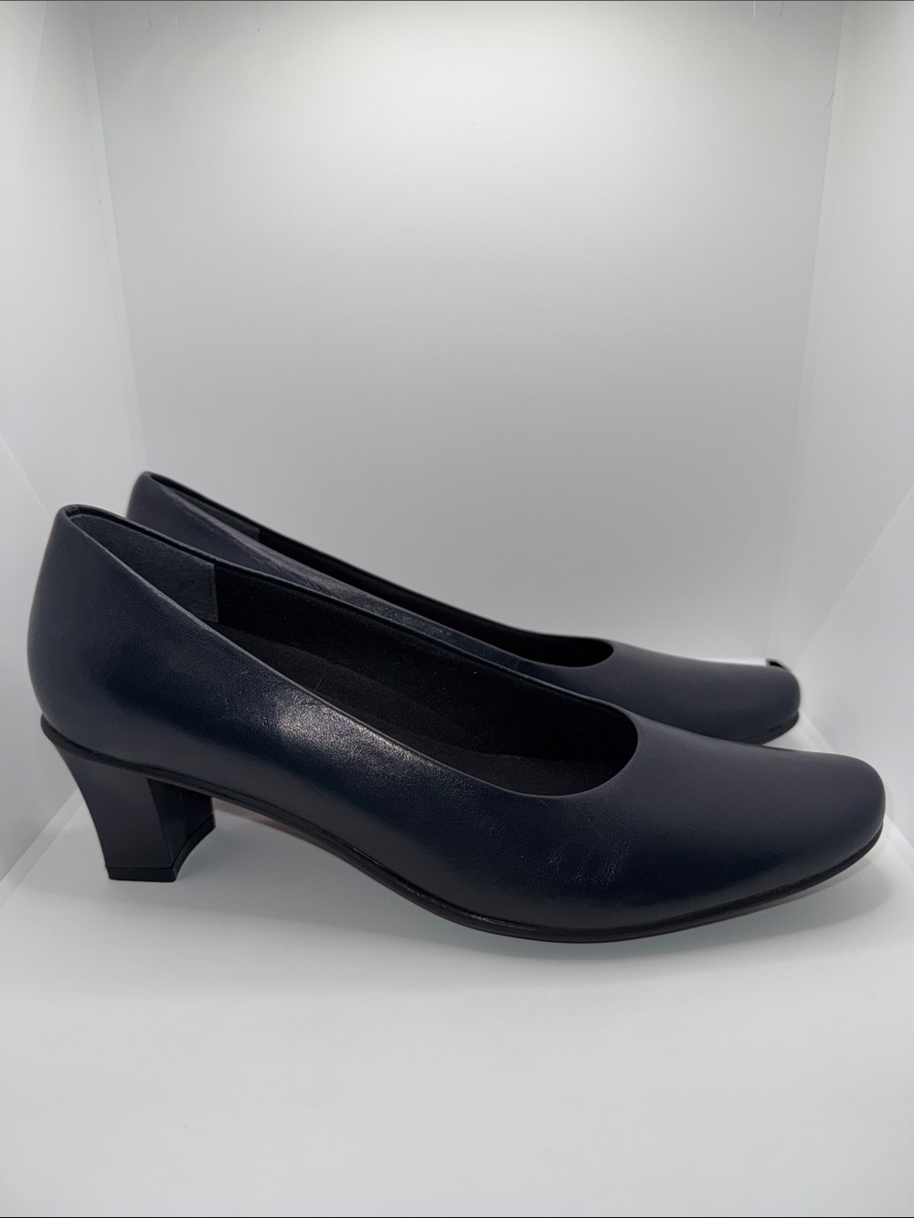 Naturalizer Navy Blue Leather Pumps Heels Women’s Size 8.5 W Wide
